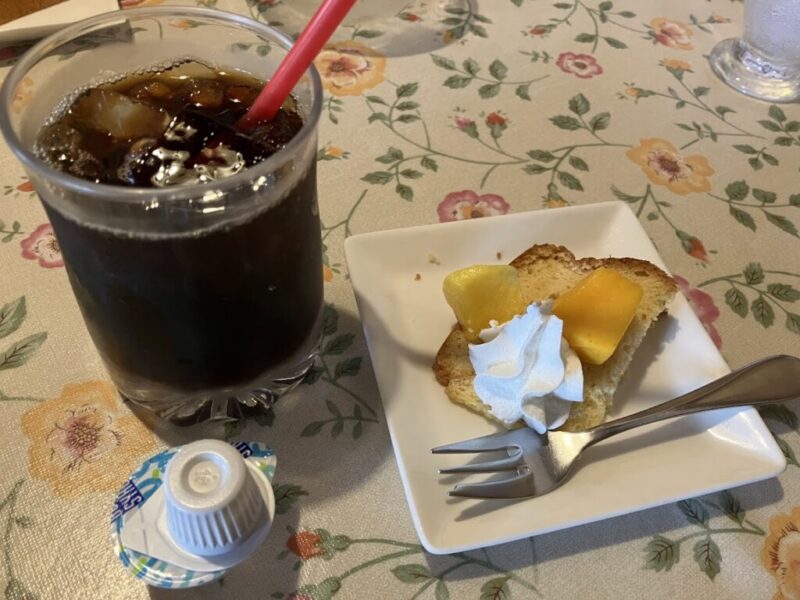 じゅのーランチセットのデザートとアイスコーヒーの写真
