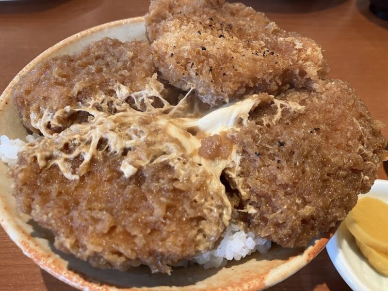 レストランさかえのスペシャルカツ丼アップ写真