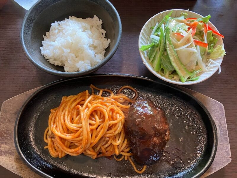 鉄板ランチ ハンバーグナポリタンの写真
