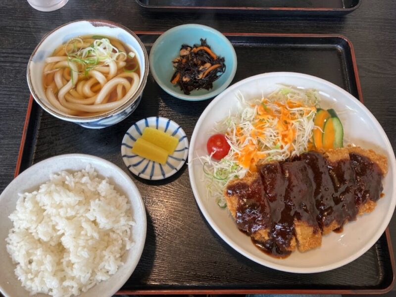 まるはちのみそかつ定食の写真