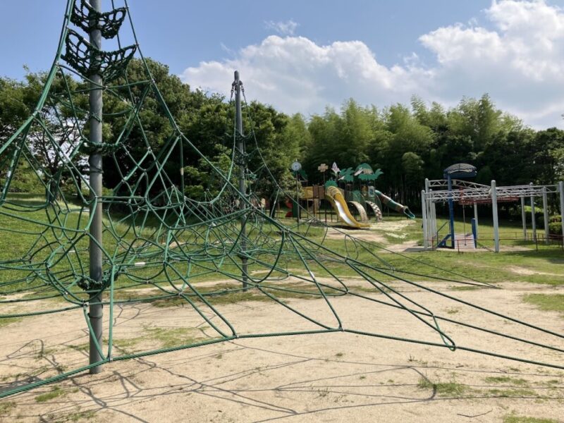ベティさんの家旭公園内の遊具の写真①