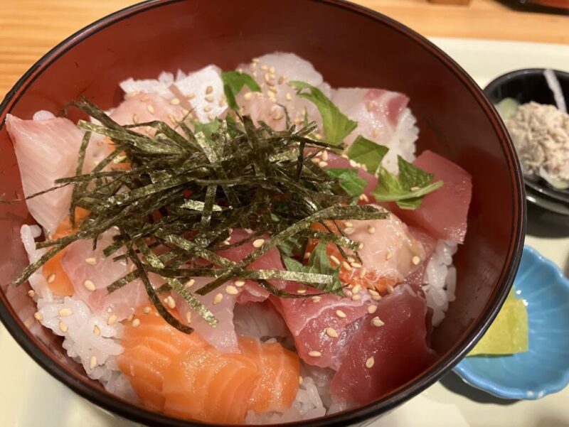海鮮まぶし丼の写真