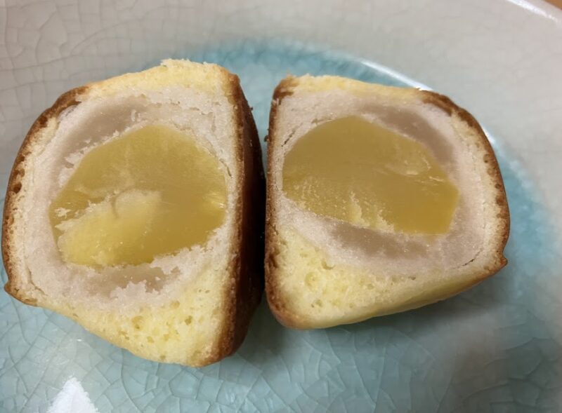 半分に切った保見の里の写真