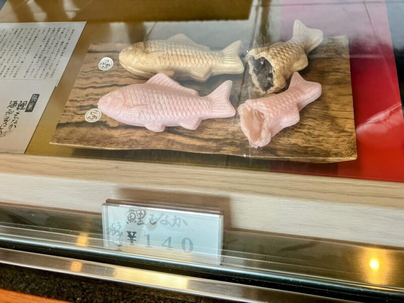 鯉もなかのショーケースの写真