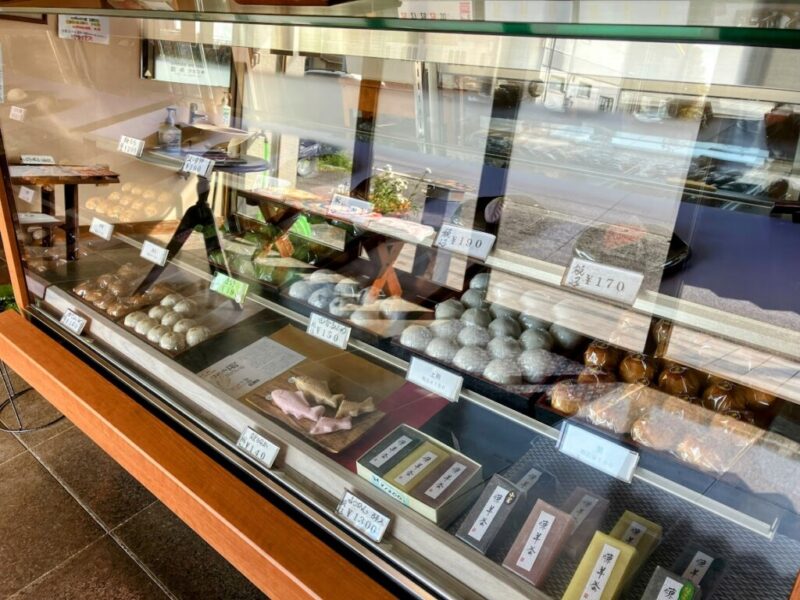 若乃屋ショーケースの写真①