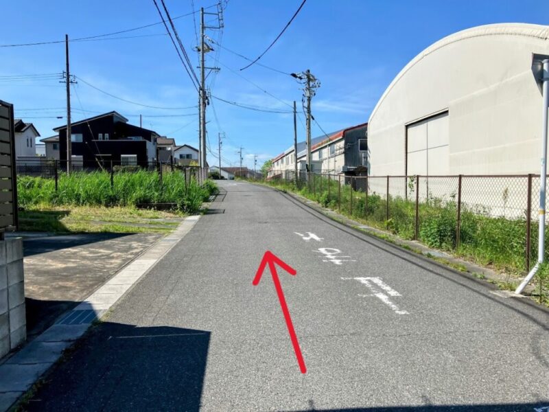 大通りを曲がった直後の写真