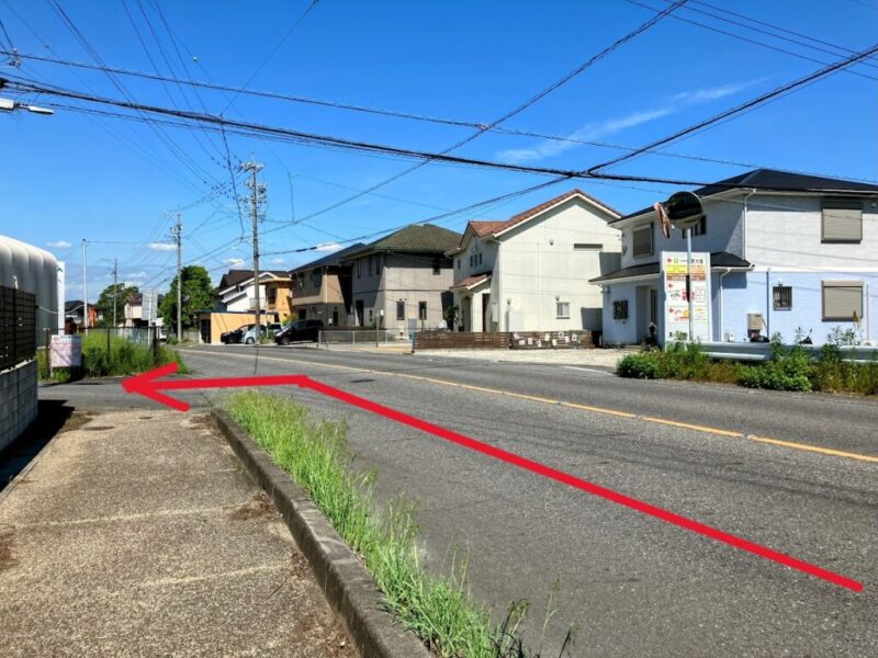 大通りからの入り口（西側から見た写真）