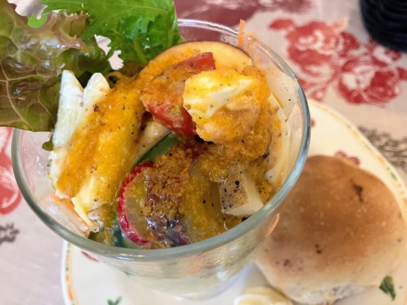 ピアホルテのランチメニューのサラダの写真
